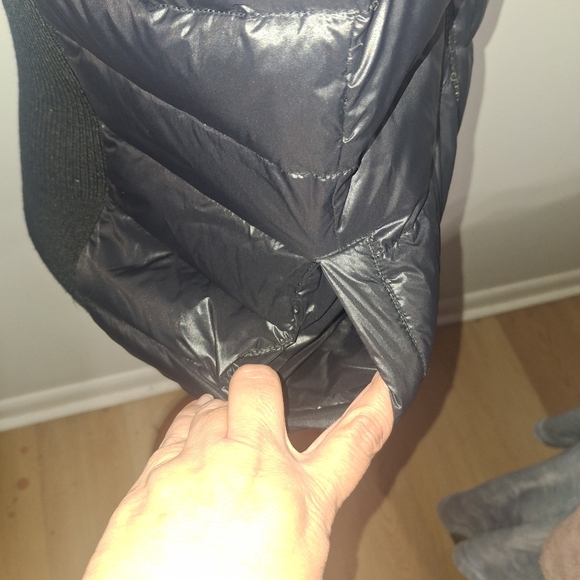 Calvin Klein - Black Outdoor Vest- W Sz Large - Picture 7 of 9